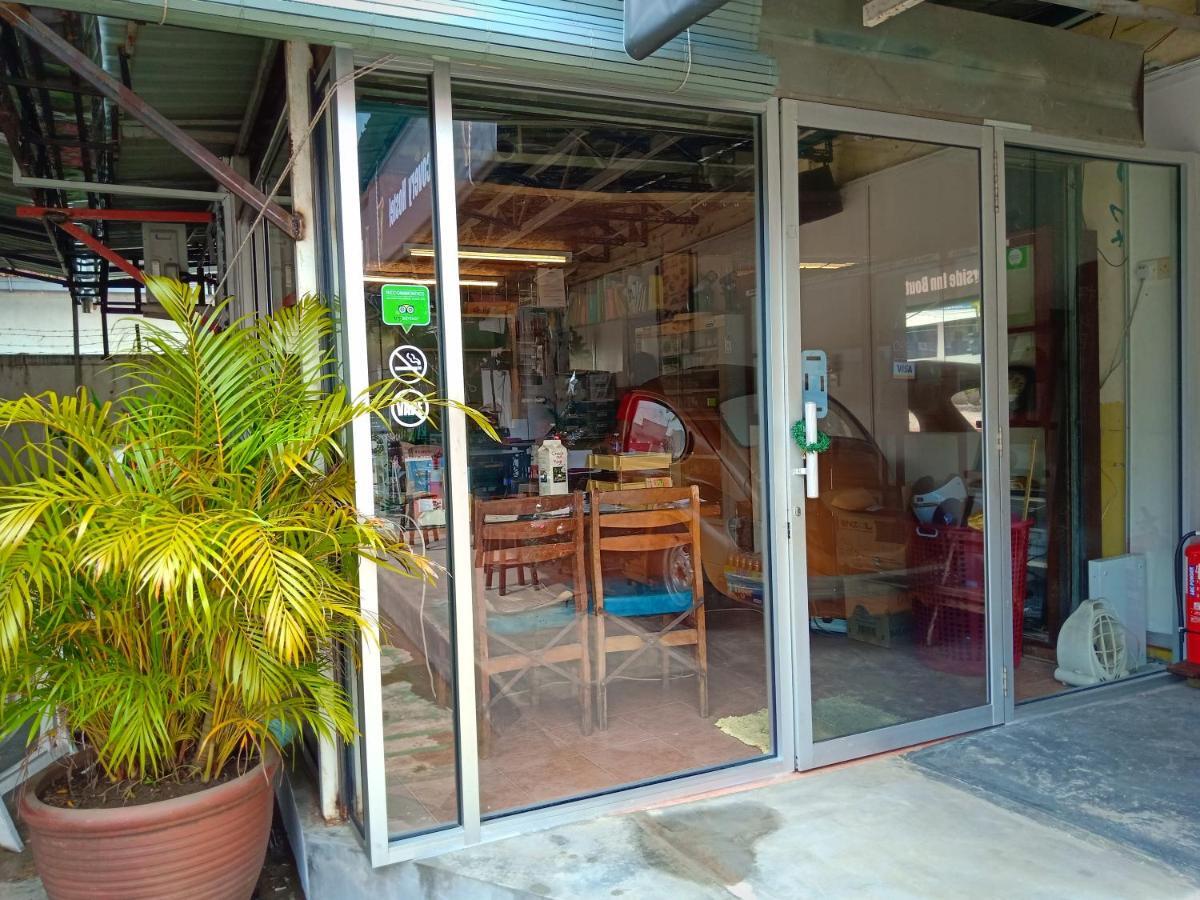 Discovery Cafe And Guesthouse Malacca Exterior photo